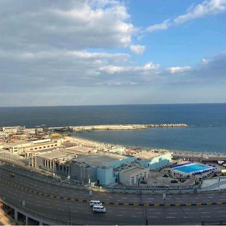 للعائلات فقط The Fardous Apartment Sea View Alexandria Bagian luar foto